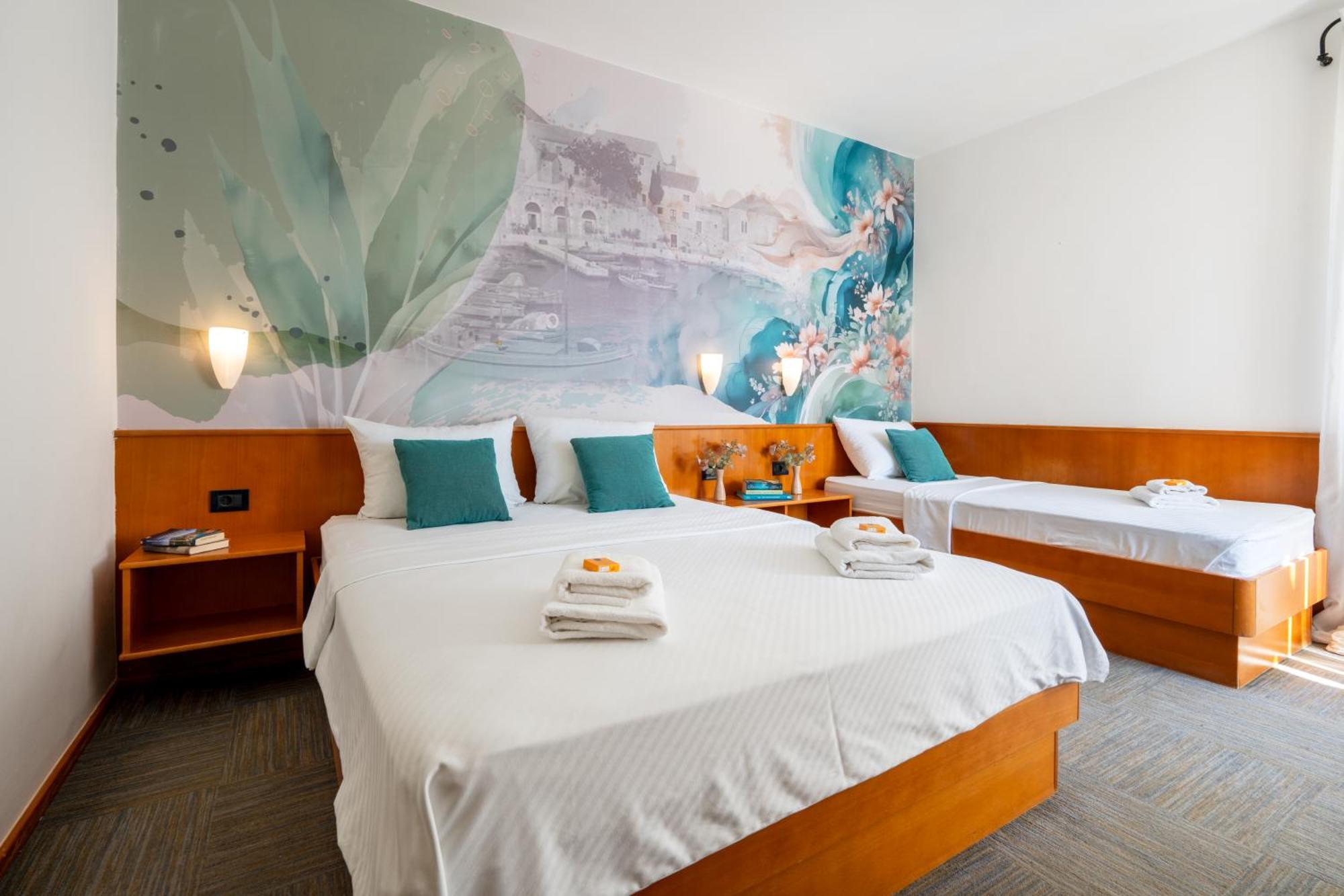 Newly Renovated Hotel Kastil Бол Экстерьер фото