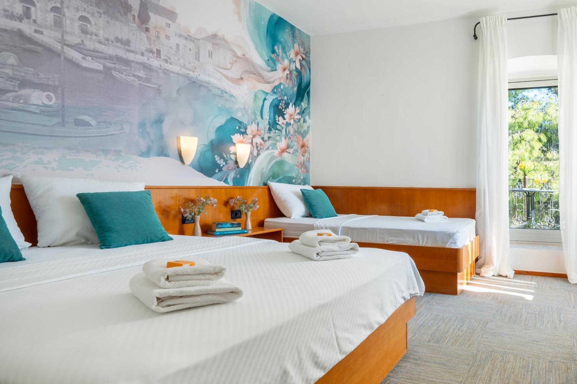 Newly Renovated Hotel Kastil Бол Номер фото