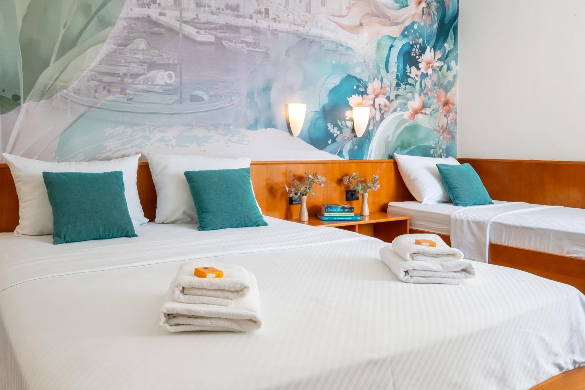 Newly Renovated Hotel Kastil Бол Экстерьер фото