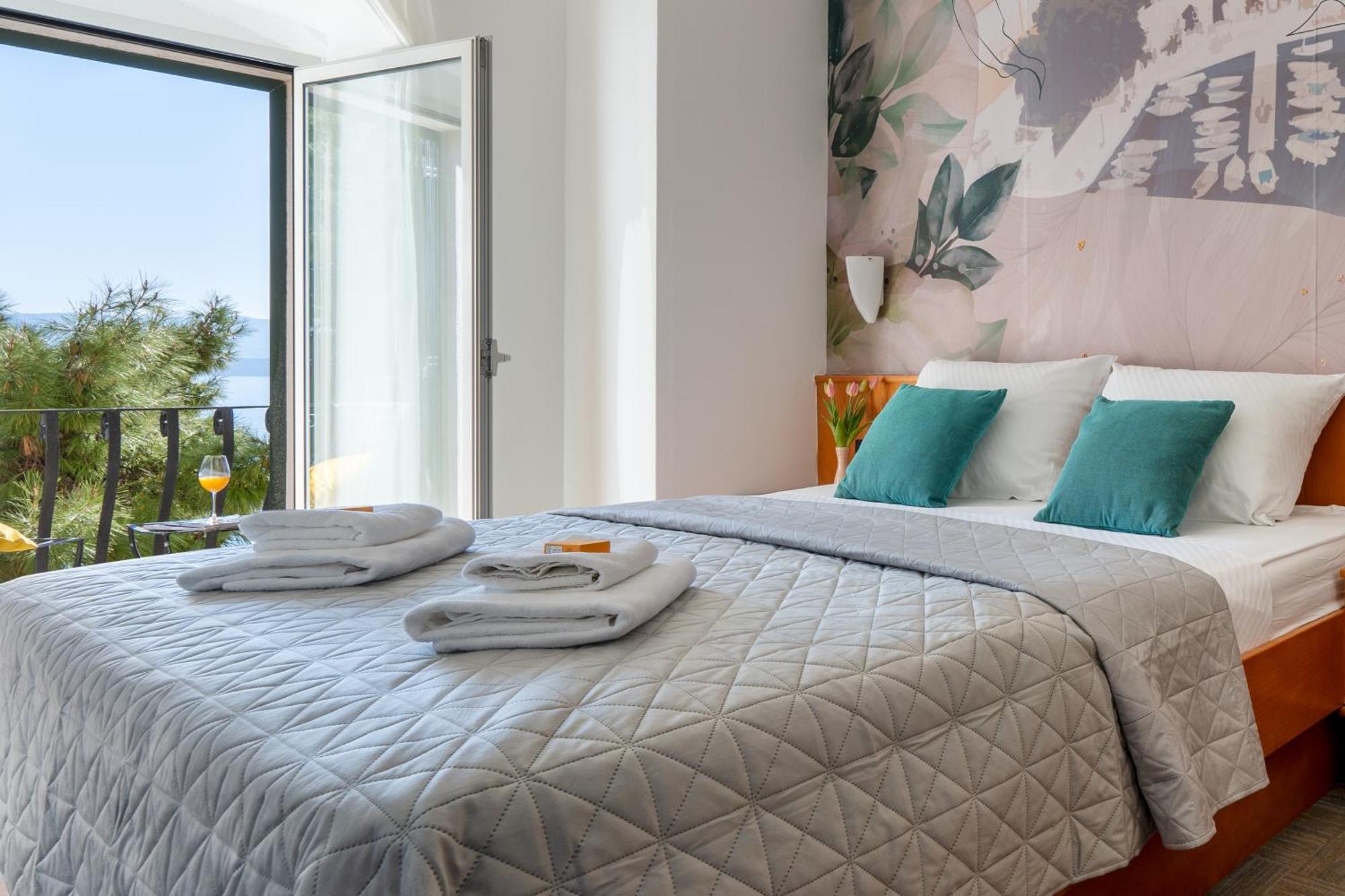 Newly Renovated Hotel Kastil Бол Экстерьер фото