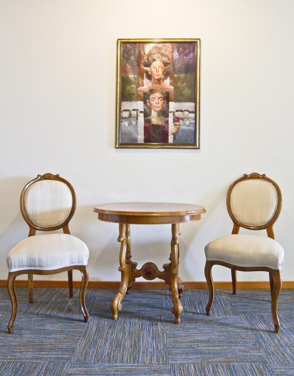 Newly Renovated Hotel Kastil Бол Экстерьер фото